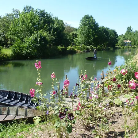 Les Roseaux Bed & Breakfast
